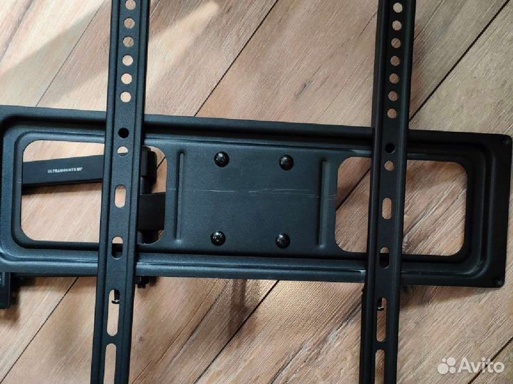 Кронштейн наклонно-поворотный