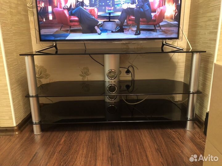 Тумба под тв стекло