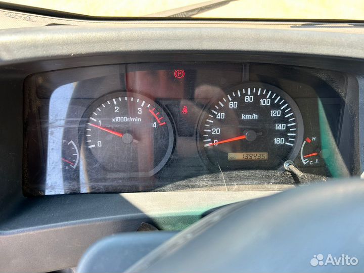 Isuzu Elf с КМУ, 2013