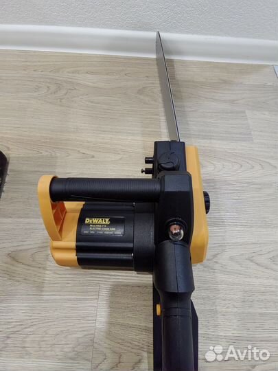 Электропила цепная DeWalt 2100W