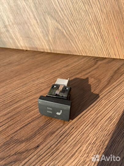 Кнопка подогрева сиденья левая Volkswagen Polo