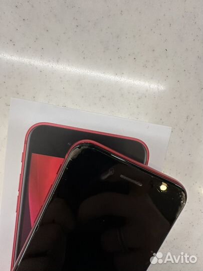 iPhone SE, 64 ГБ