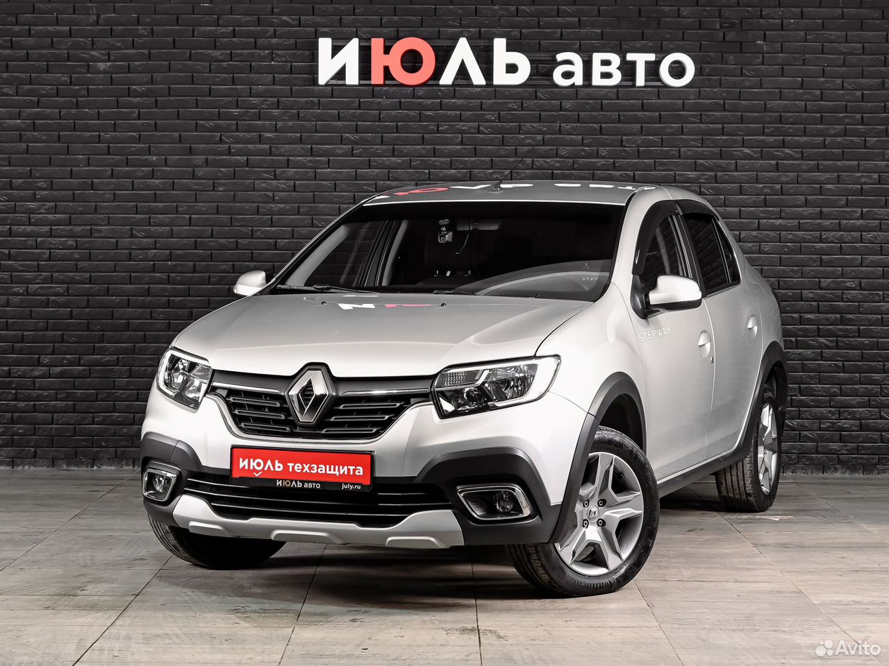 Renault Logan Stepway 1.6 MT, 2019, 29 620 км