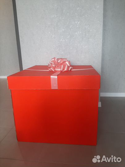 Подарочная коробка большая