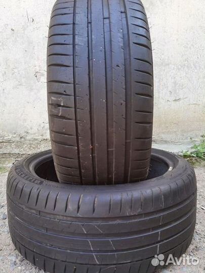 Michelin Pilot Sport 4 235/40 R19 96Y