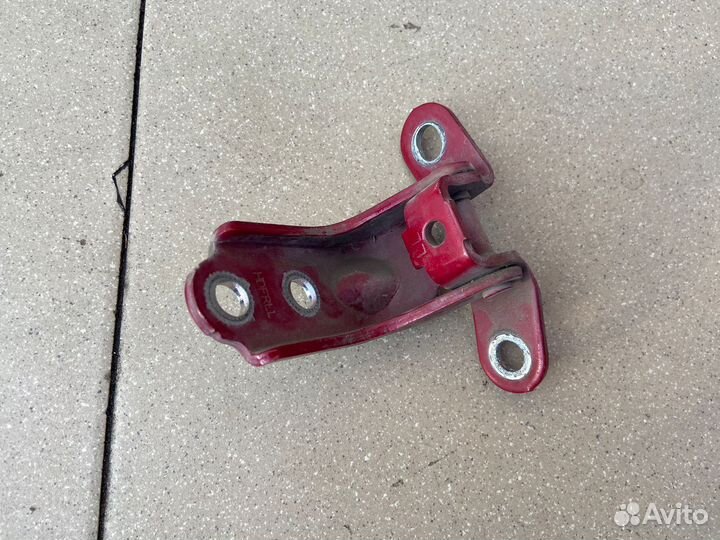 Петля двери задняя левая нижняя Kia Ceed (ED)