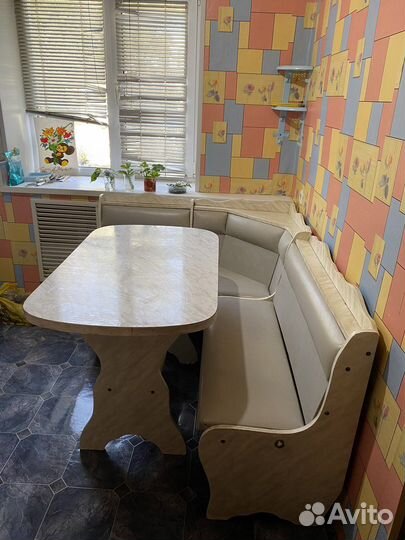 Кухонный уголок бу со столом