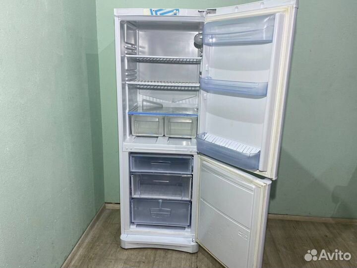 Холодильник Indesit