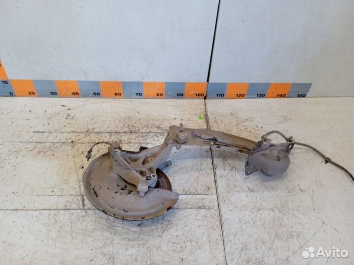 Кулак поворотный задний правый Volkswagen Passat