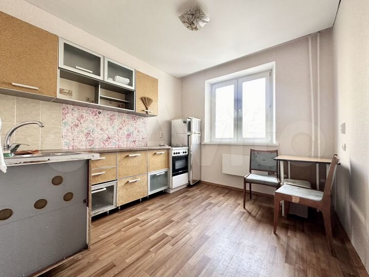 2-к. квартира, 57 м², 4/10 эт.