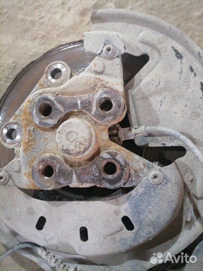 Ступица задняя правая Renault Fluence седан 2.0