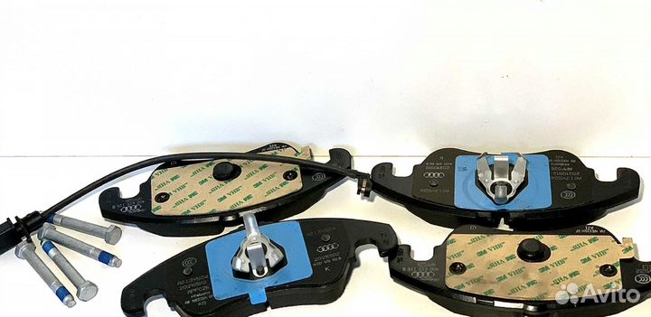 Тормозные колодки Volkswagen 4G0698151AA