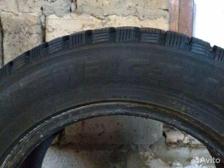 Колеса зима 215/65 16 Toyo