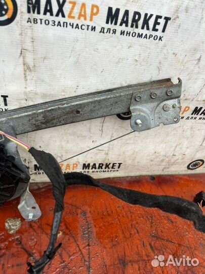 Стеклоподъемник передний правый Renault Logan 2013