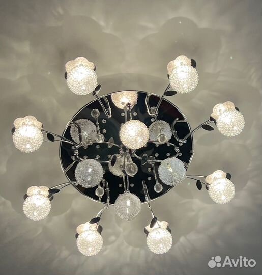 Продам люстру