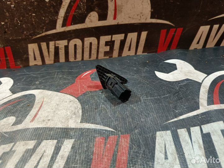 Кнопка открывания багажника Ford Focus 1 MK1 1.8L