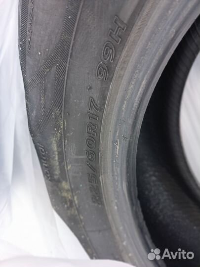 Hankook Radial RA28 225/60 R17