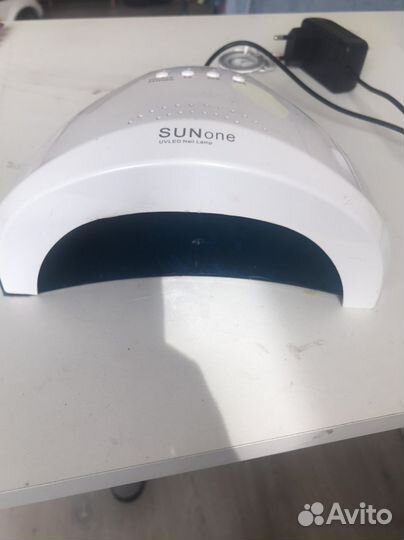 Маникюрная лампа