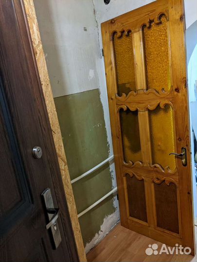 Двери межкомнатнатные разные б/у