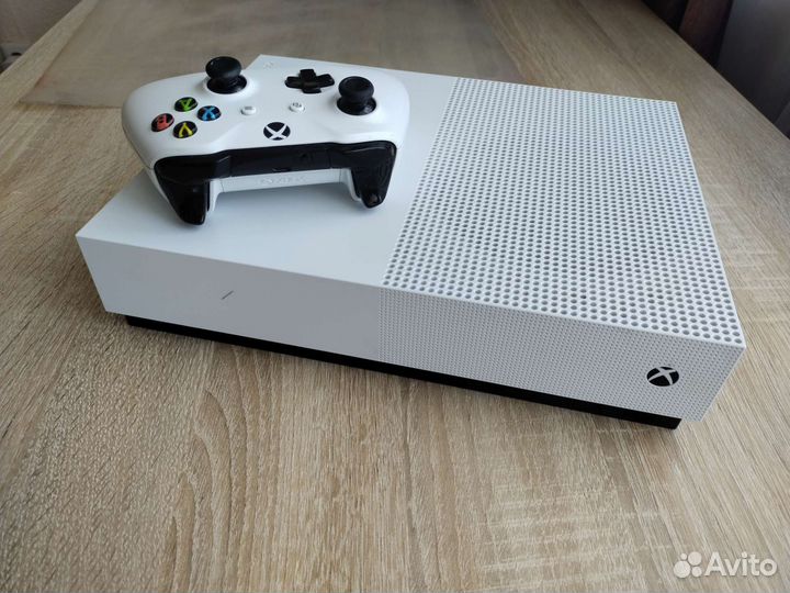 Xbox One s 1tb с играми