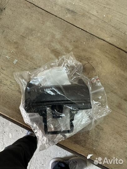 Замок крышки F2X-U2875-00