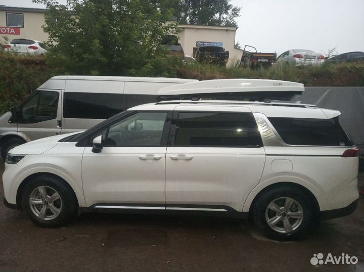 Автобокс Kia Carnival 2021г белый глянец