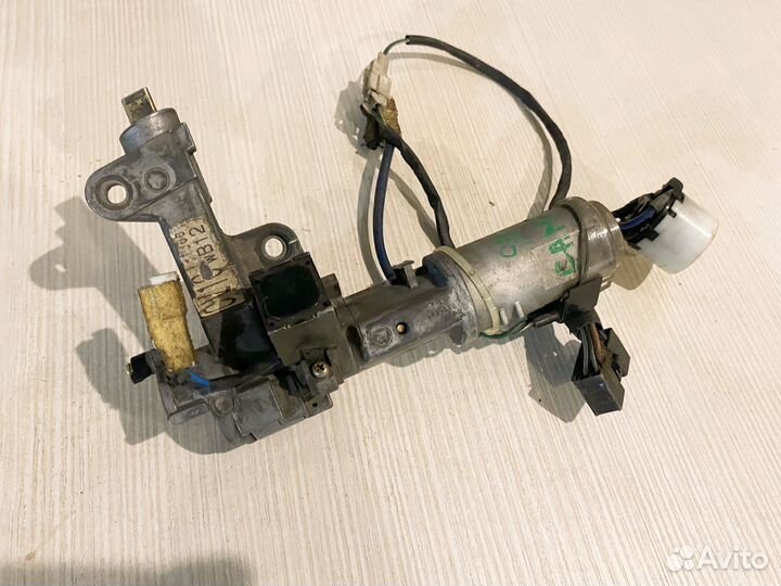 Замок зажигания Toyota Camry SV30