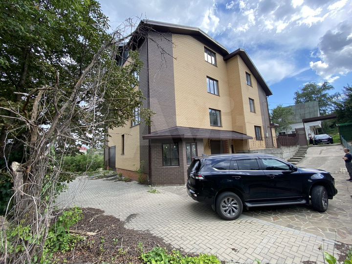 Таунхаус 380 м² на участке 7,1 сот.