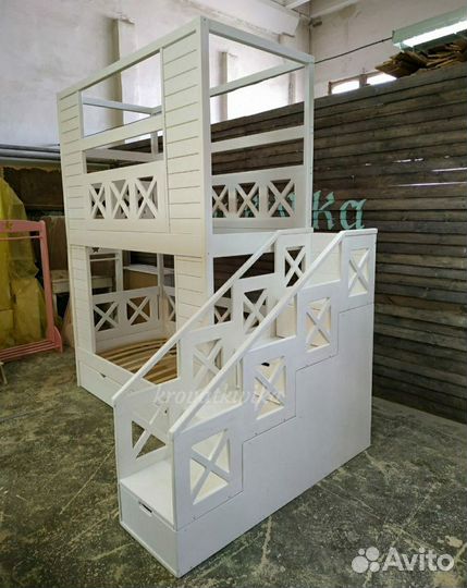 Двухъярусная кровать домик, лестница комод
