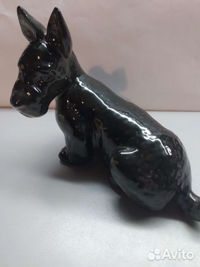 Фарфоровая статуэтка Скотч-терьер