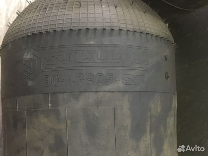 Подушка воздушная, со стаканом; 2шпильки-штуц.м16+