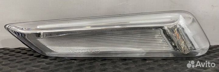 Поворотник правый Volvo FH5 84389835