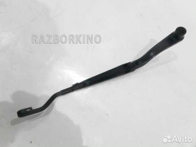 Поводок стеклоочистителя передний