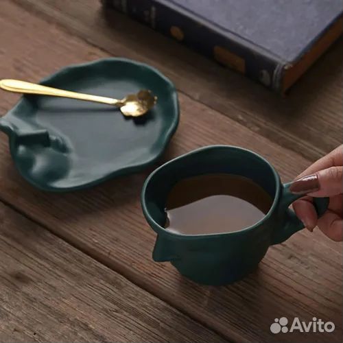 Чашка с блюдцем лицо