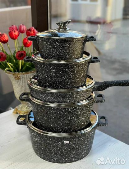 Кастрюли Вакеен