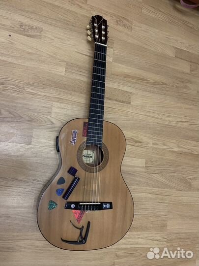 Гитара hohner hc 06e+ чехол, кабель,каподастр и тд