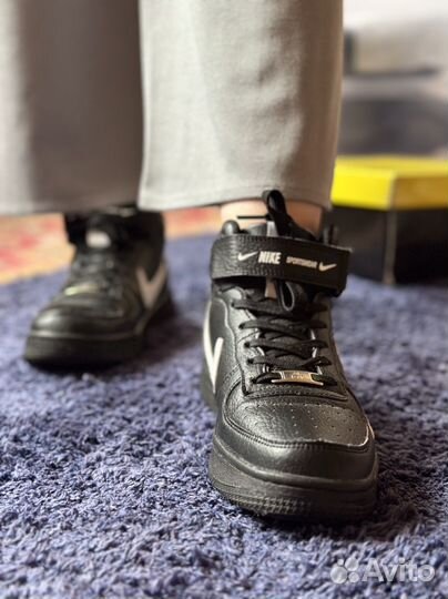 Кроссовки женские б/у