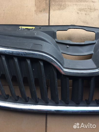 Решетка радиатора Skoda Rapid (1760)