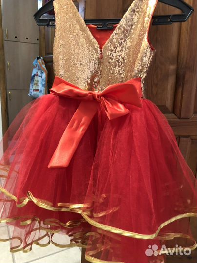 Платье праздничное