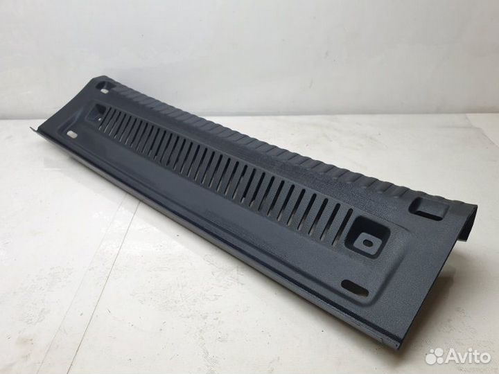 Обшивка багажника задняя Volkswagen Tiguan 2.0