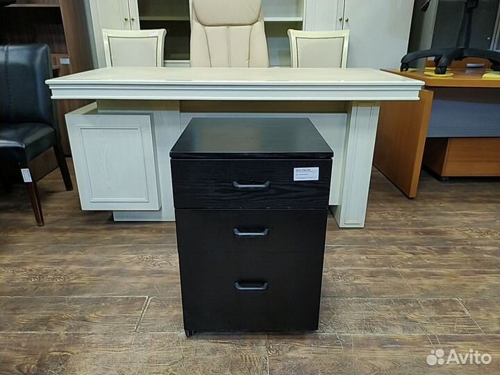 Тумба подкатная 3 ящ. б/у 45х47х68 09487-чрд