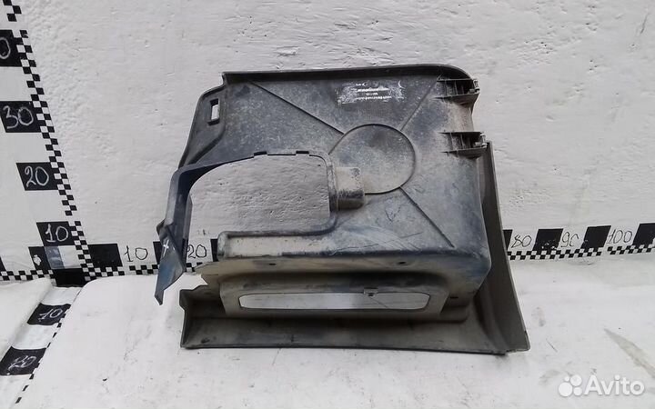 Подножка кабины правая нижняя Ford F-max