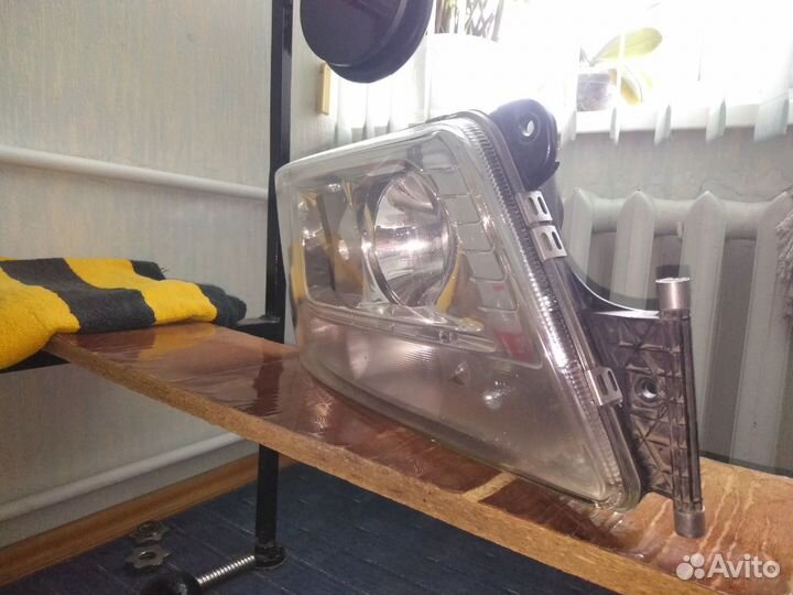 Фаpa передняя правая ман тгx, тгc