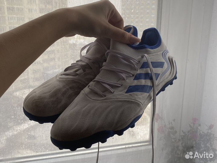 Футбольные шиповки adidas