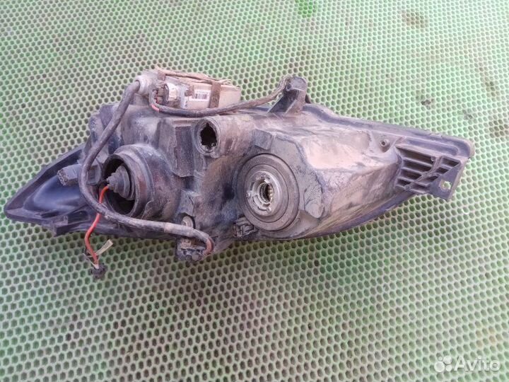 Фара передняя правая Mazda 3