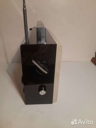 Радиоприемник. .VEF 201