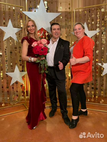 Ведущая на вечеринку