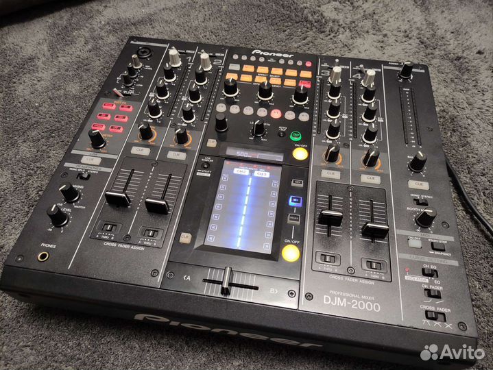 Dj контролер Pioneer DJM-2000