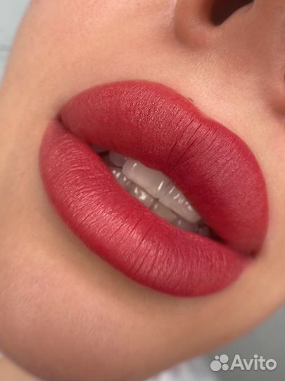 Перманентный макияж губ