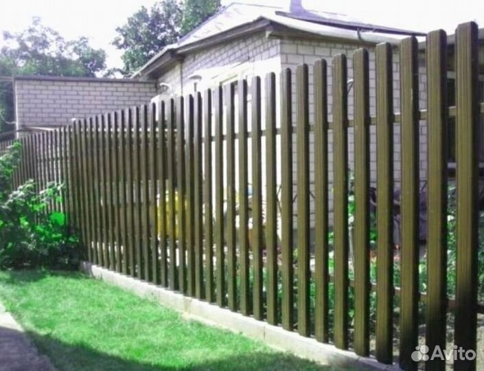 Заборы из евроштакетника под ключ новые